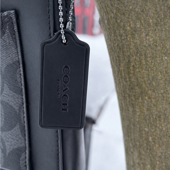 𝘾𝙤𝙖𝙘𝙝 𝙇𝙚𝙖𝙩𝙝𝙚𝙧 𝘾𝙧𝙤𝙨𝙨𝙗𝙤𝙙𝙮 - Picture 4 of 8